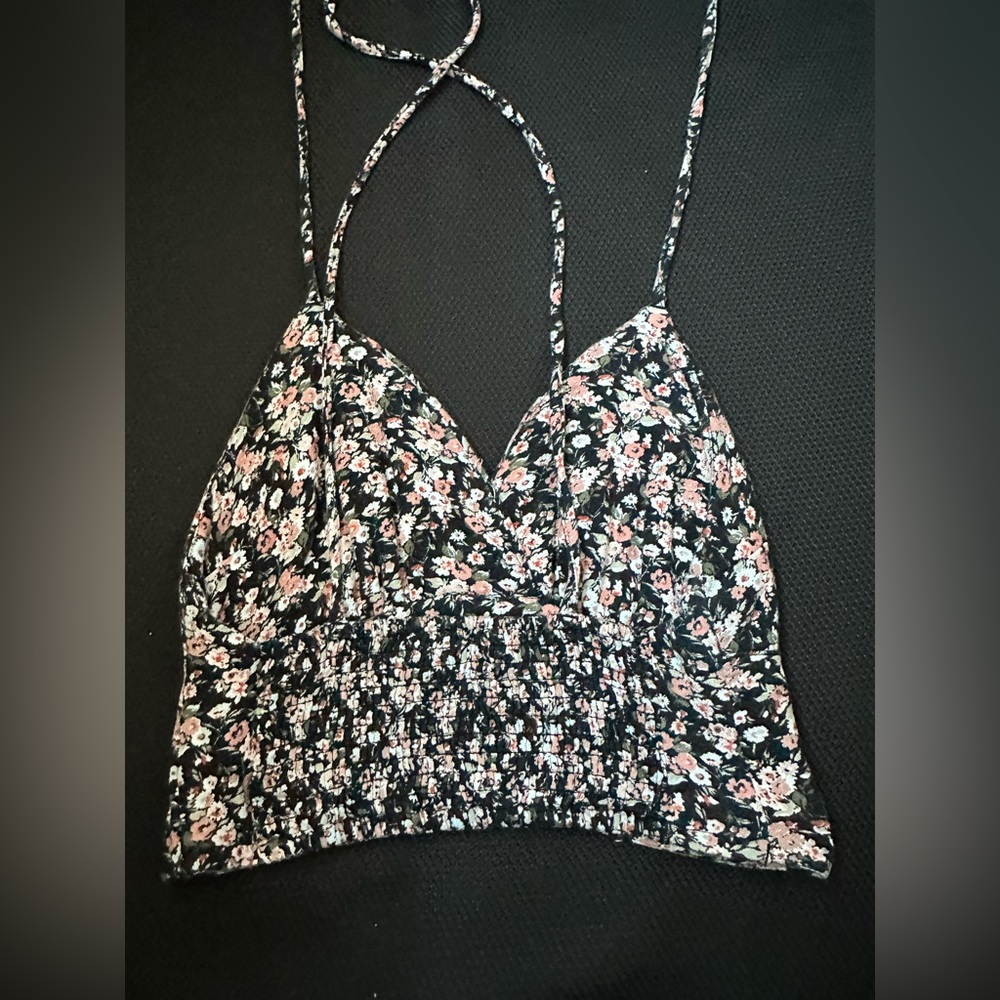 Abercrombie and Fitch Floral Black Crop Top - Picture 2 of 3